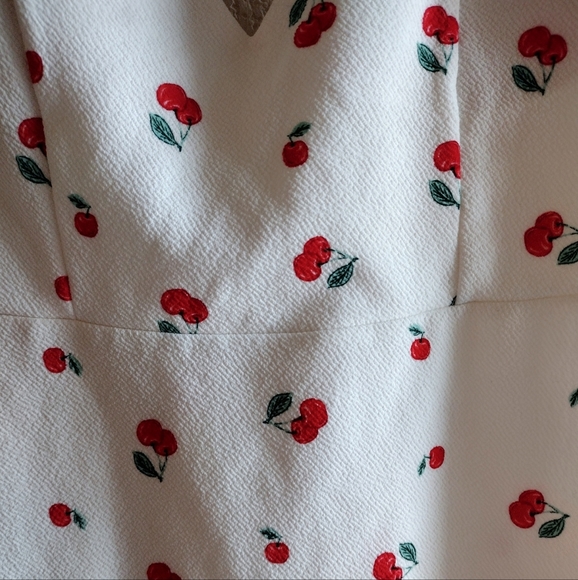 White Cherry Dress Size Large New - Picture 15 of 17
